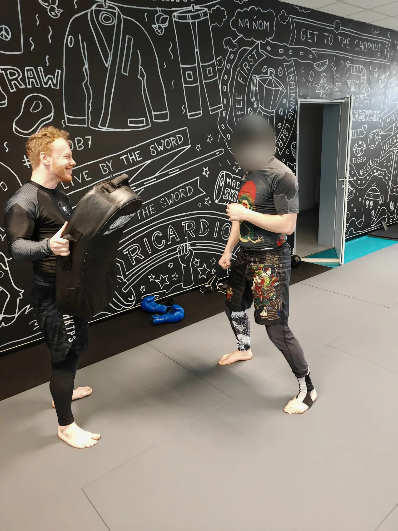 mma trenink praha trener s klientem